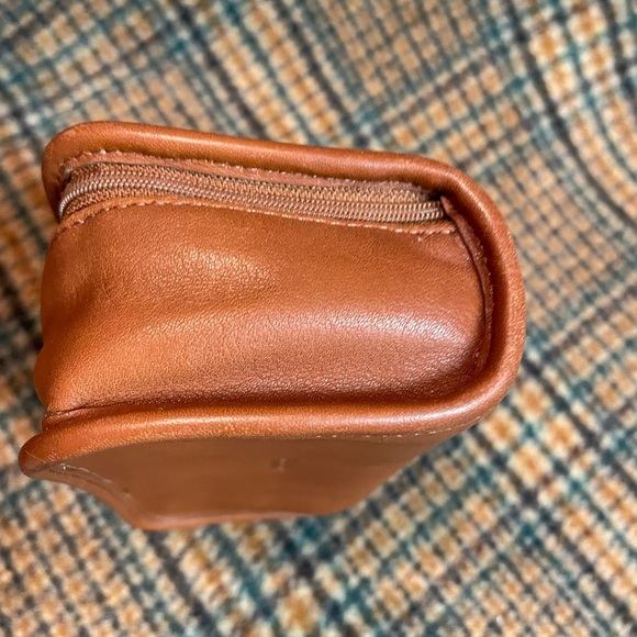 Coach 90s SLG Caramel Travel Case #6925 - Picture 4 of 8